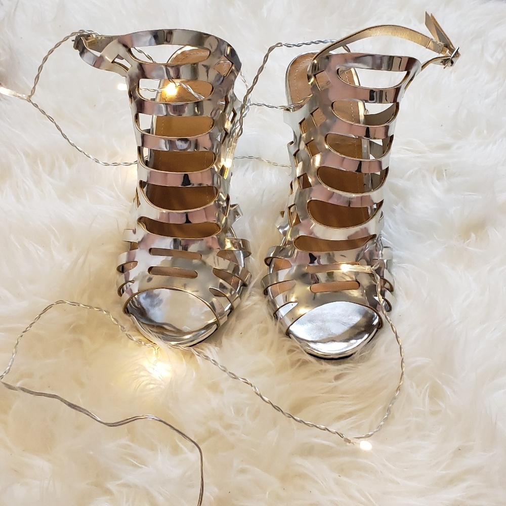 Heels - Picture 2 of 4
